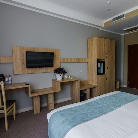 Park Hotel Al Bustan 쉼켄트 외부 사진