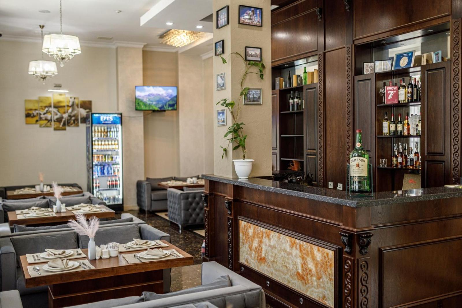 Park Hotel Al Bustan 쉼켄트 외부 사진