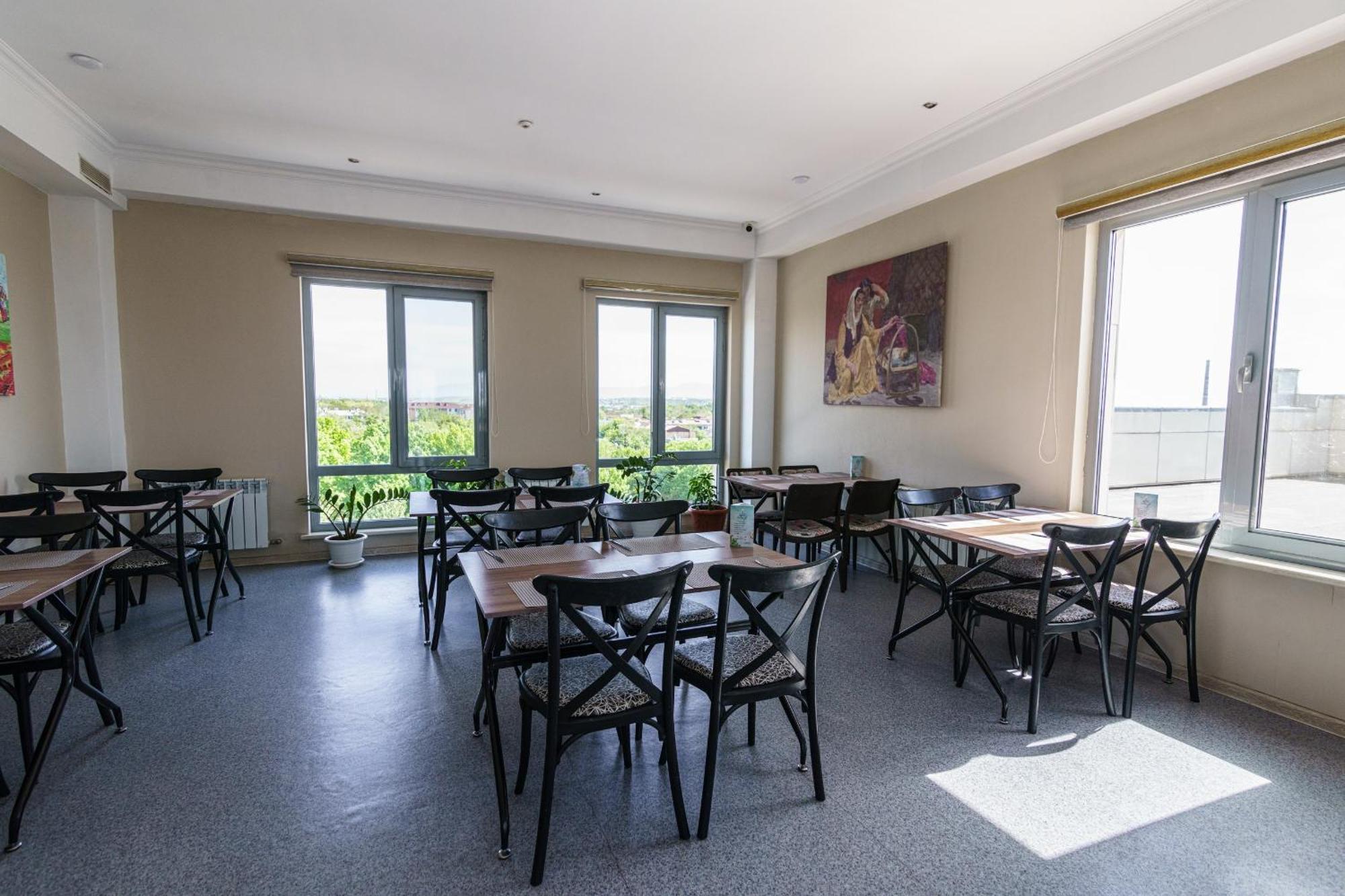 Park Hotel Al Bustan 쉼켄트 외부 사진