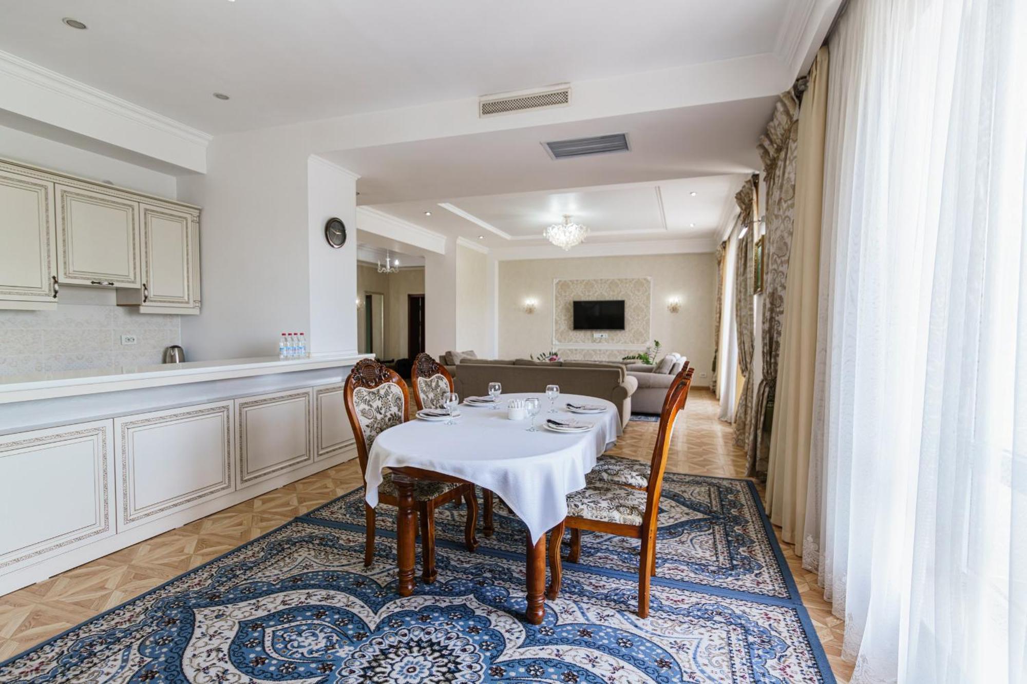 Park Hotel Al Bustan 쉼켄트 외부 사진