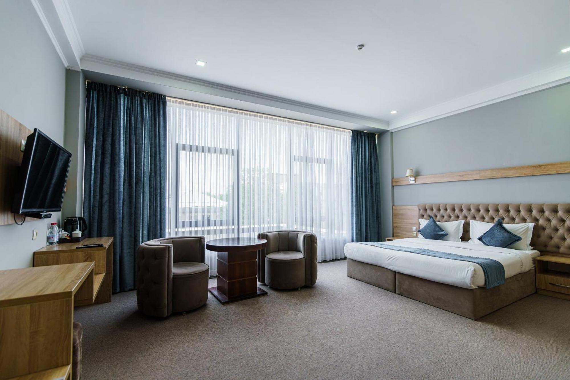 Park Hotel Al Bustan 쉼켄트 외부 사진