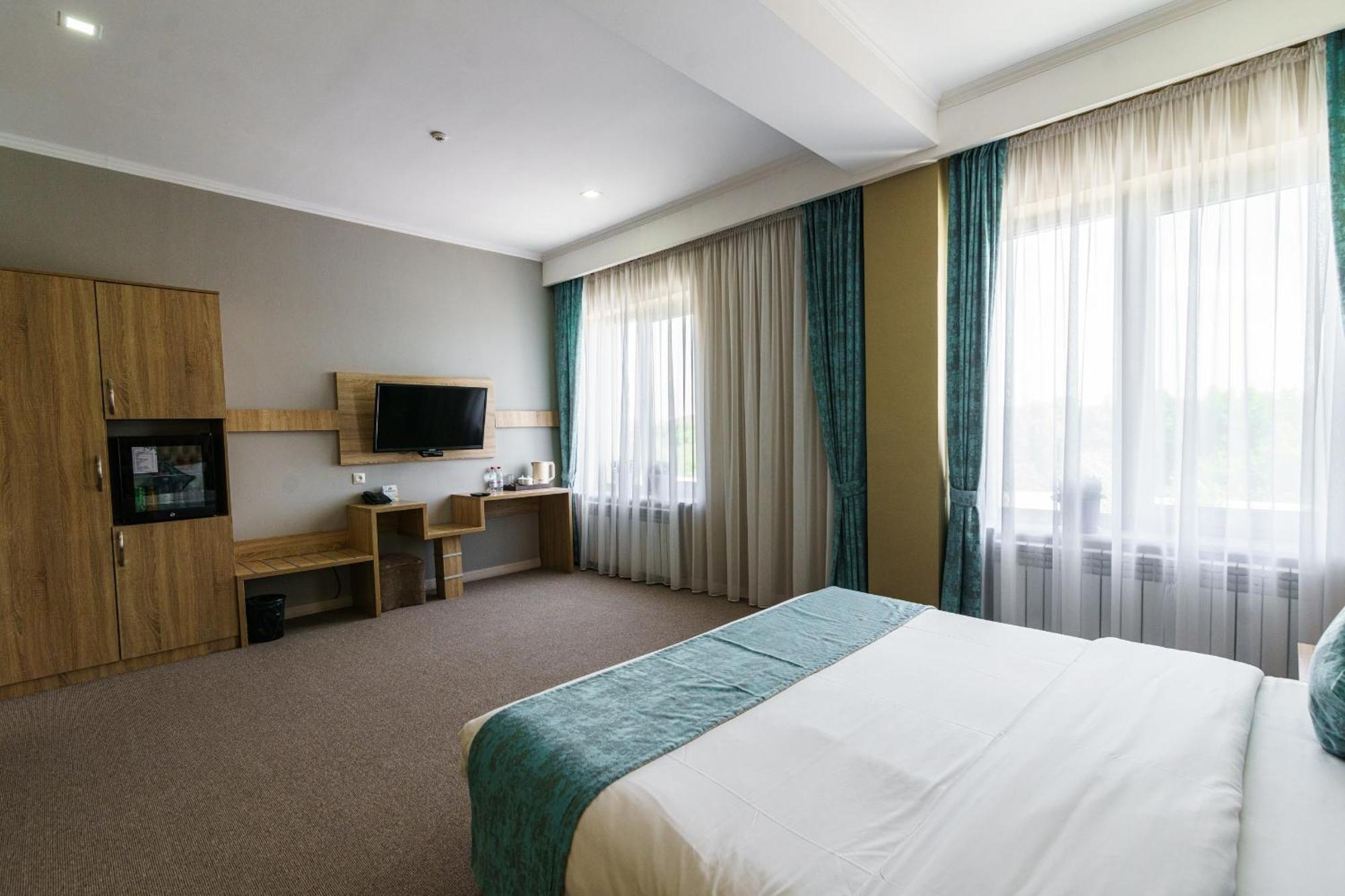 Park Hotel Al Bustan 쉼켄트 외부 사진